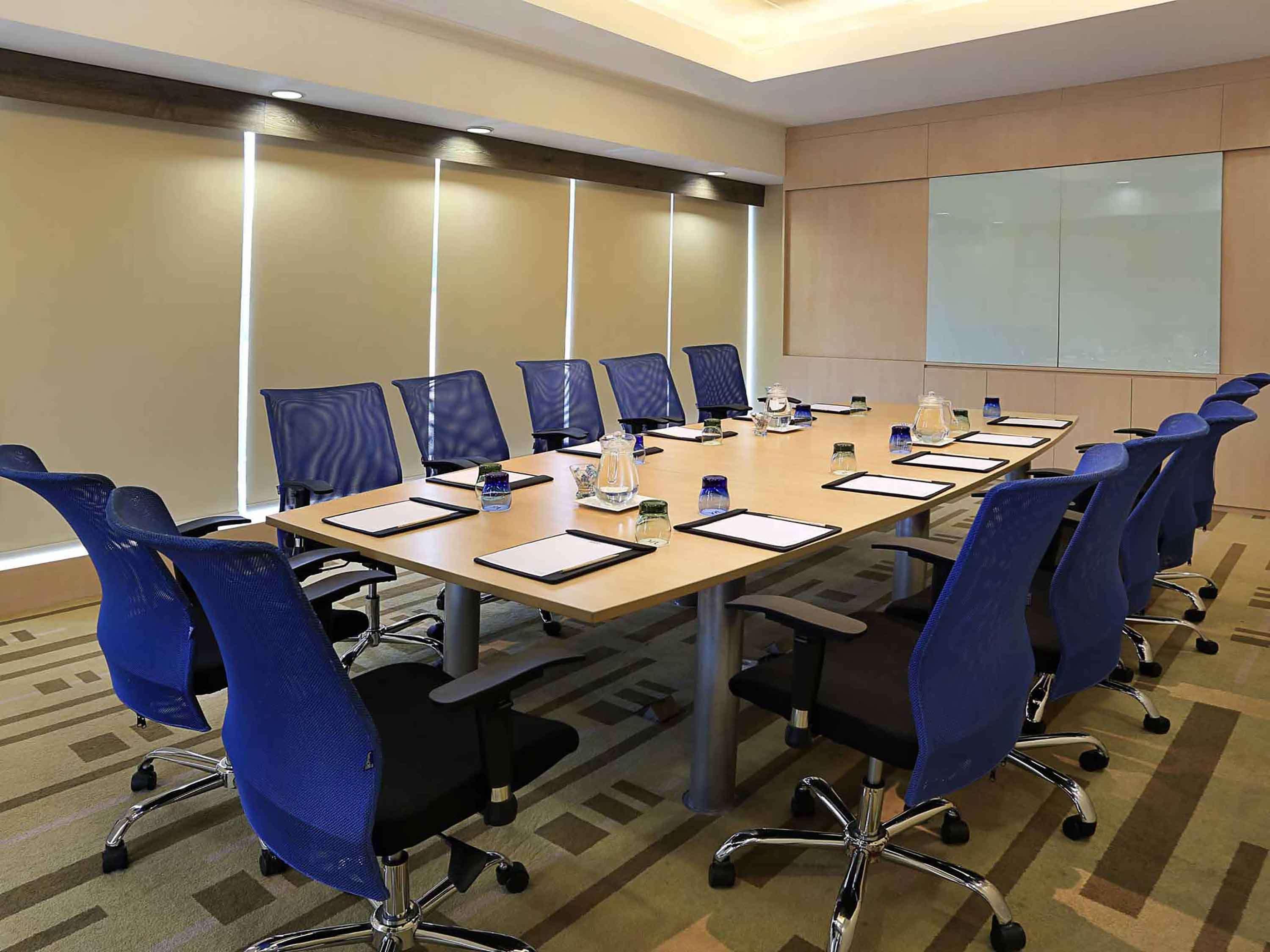 Mercure Jakarta Simatupang Экстерьер фото