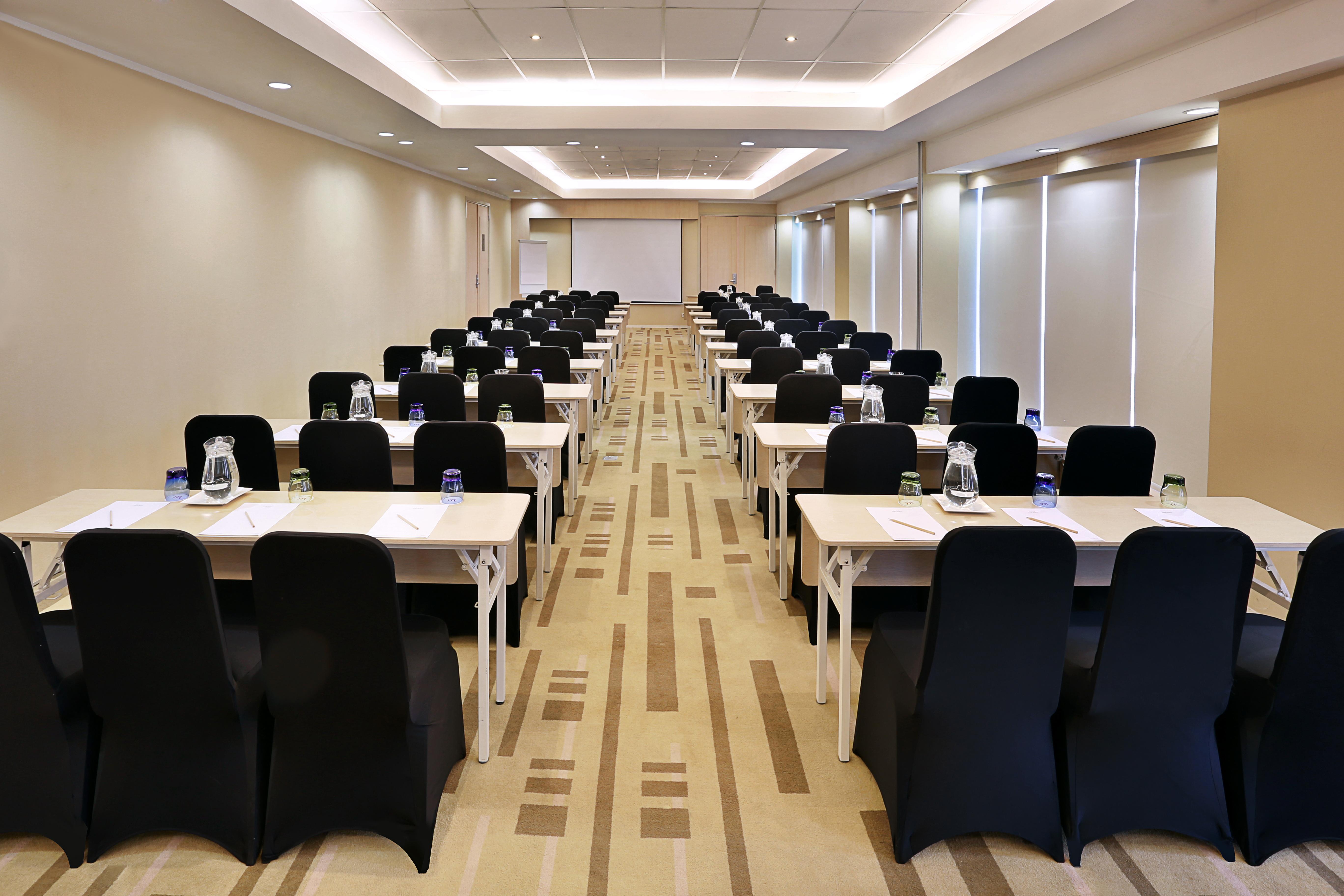 Mercure Jakarta Simatupang Экстерьер фото