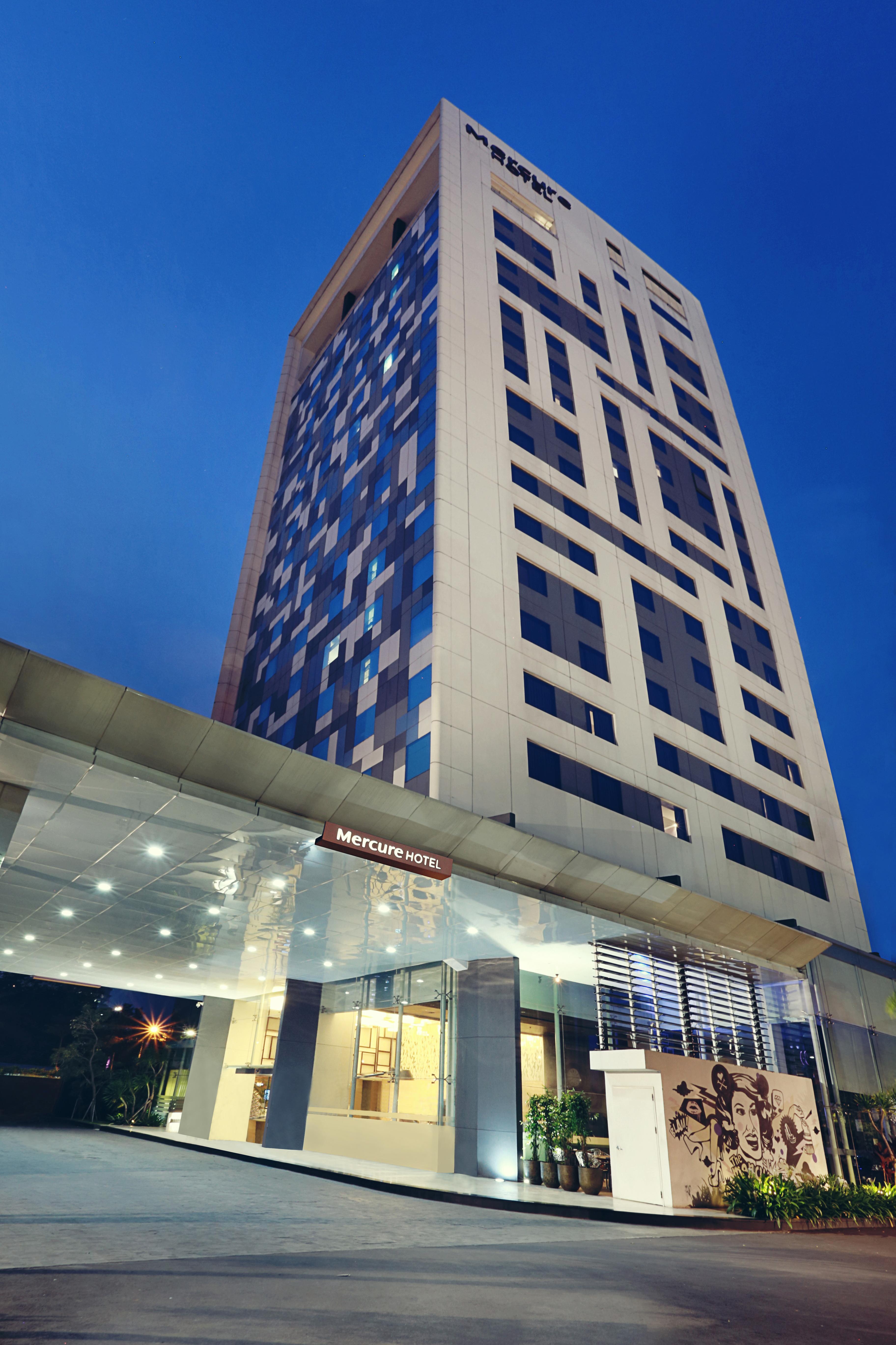 Mercure Jakarta Simatupang Экстерьер фото