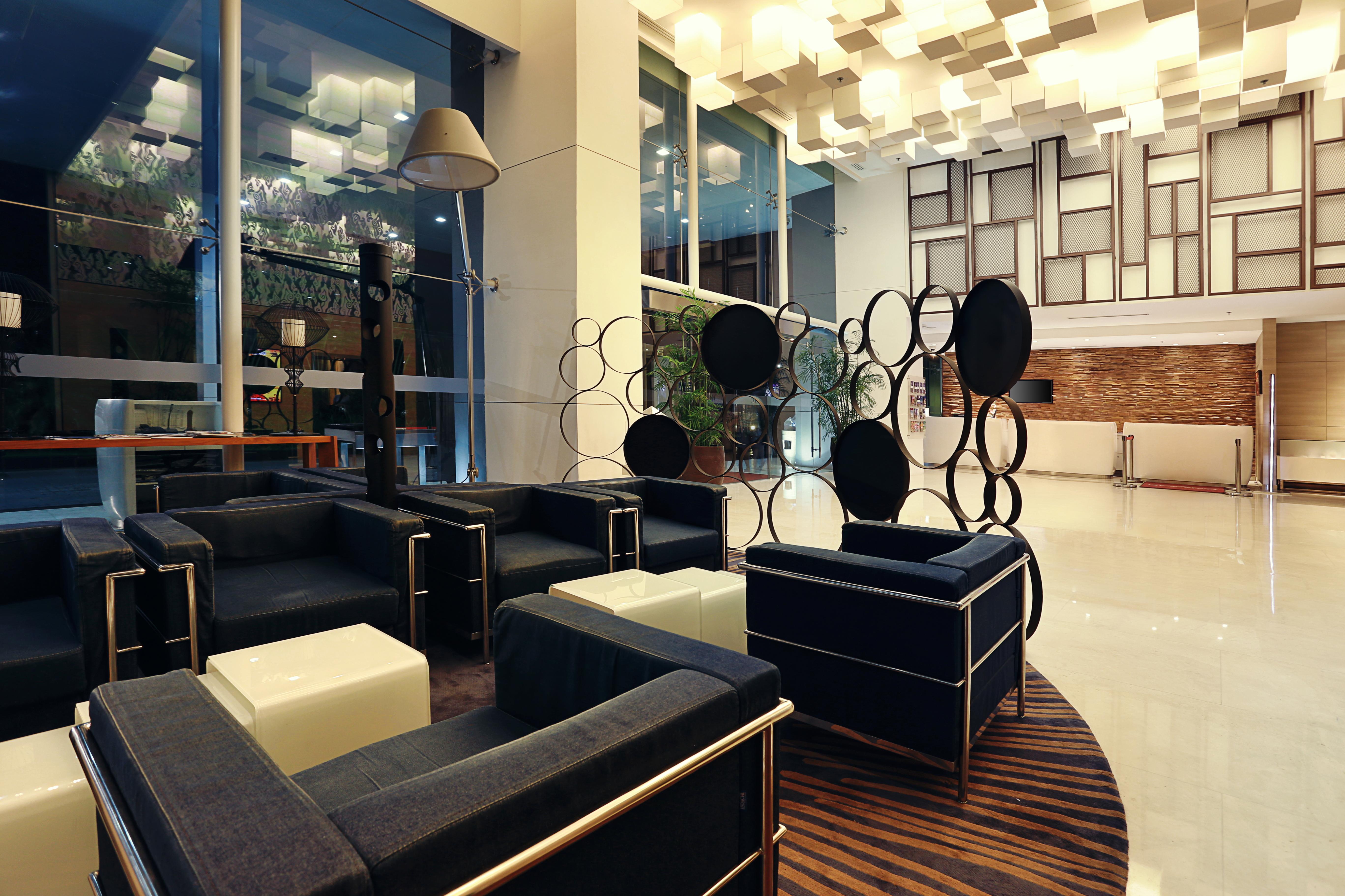 Mercure Jakarta Simatupang Экстерьер фото